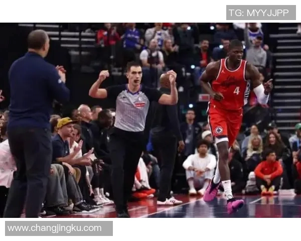 2016-17赛季雷霆与快船激战回顾：明星球员对决与精彩瞬间解析