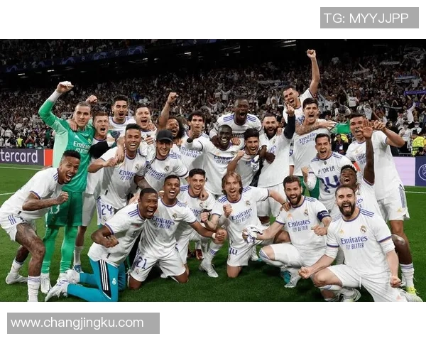 拿玻里与皇家社会的精彩对决揭示足球战术与团队协作的完美结合