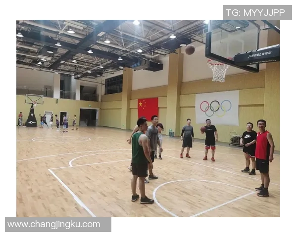 方硕在篮球赛场上的崛起与挑战解析以及对未来发展的展望与期待