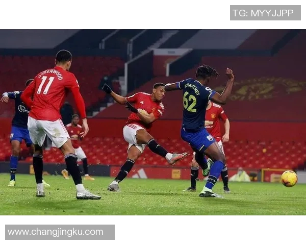 曼联与水晶宫激战正酣谁能在英超赛场上笑到最后