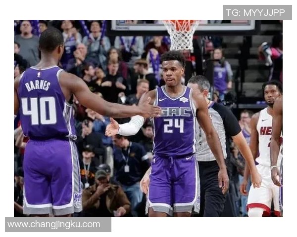 湖人对决快船腾讯体育直播分析与精彩回顾